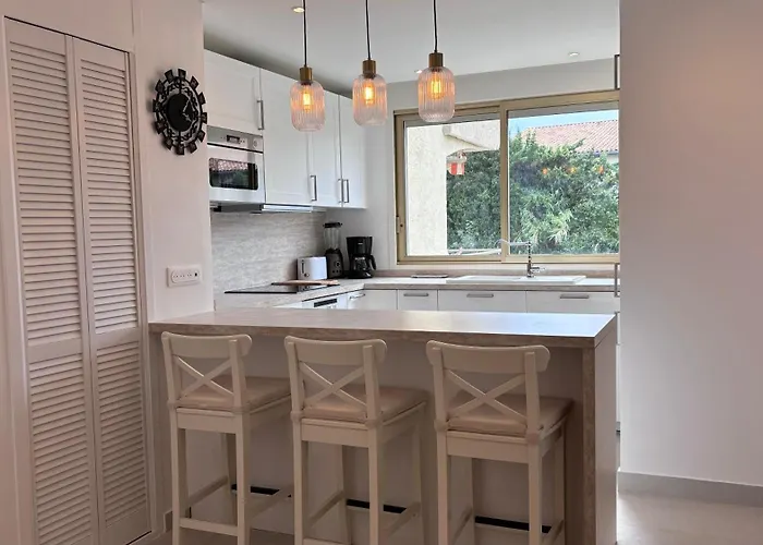 Apartment Jardin Terrasse Eden Tropez - Parking Pool Ac 4p *